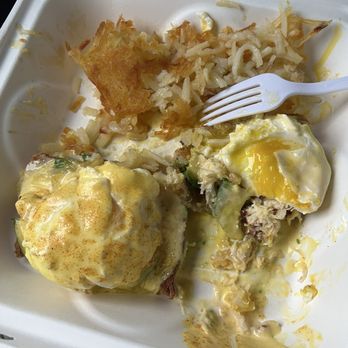Little Brown Hen Cafe - Dungeness crab Benedict w/avocado and GF bread - Breakfast & Brunch Near Me - Florence, Oregon