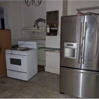 Armando Junk Removal & Demo - Stove and refrigerator - Junk Removal & Hauling Near Me Armando Junk Removal & Demo - Stove and refrigerator - Junk Removal & Hauling Near Me