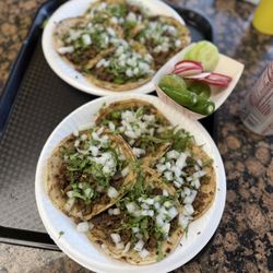 Tacos El Negro - 8 carne asada tacos very yummy very deliciousio highly recommended