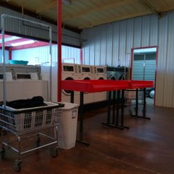 Waterfalls Laundry - This is just the smaller back room.