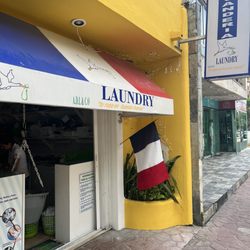 Mr. Laundry - Outside