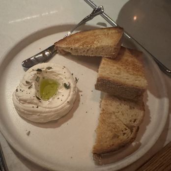 Harp & Crown - Ricotta - New American Near Me - Philadelphia, Pennsylvania