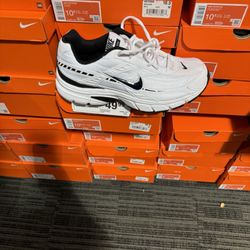 Off Broadway Shoe Warehouse