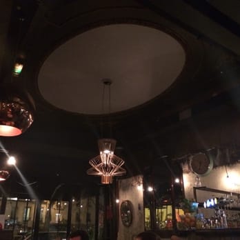 Les Blouses Blanches - J'aime ce type de cadre - Lounges Near Me - Paris, 75 Les Blouses Blanches - J'aime ce type de cadre - Lounges Near Me - Paris, 75