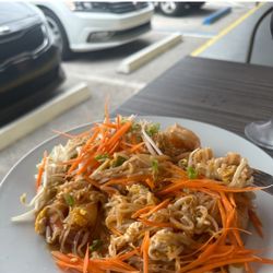 Yamu Thai Japanese Restaurant - Shrimp Pad Thai