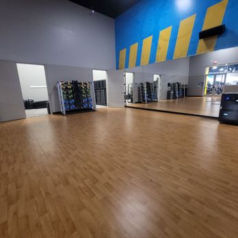 EōS Fitness - Group class room - Gyms Near Me - Hudson, Florida EōS Fitness - Group class room - Gyms Near Me - Hudson, Florida