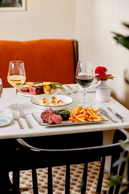 The Victor Restaurant and Bar by null