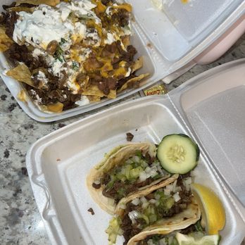 Tacos Catrina - Dry as dirt asada and messy watery cheese nachos - Food Trucks Near Me - Stockton, California