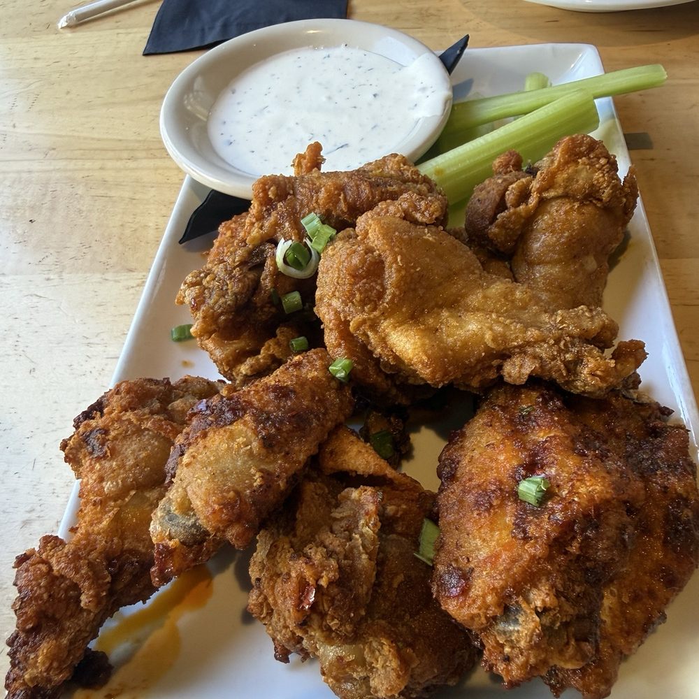 The Social House - Buffalo wings (1/2 black truffle - 1/2 kickin ranch - New American Near Me - Fort Worth, Texas