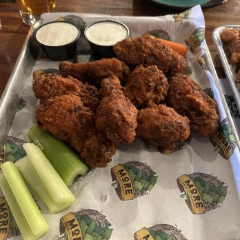 More Brewing - Buffalo wings - Brewpubs Near Me - Villa Park, Illinois