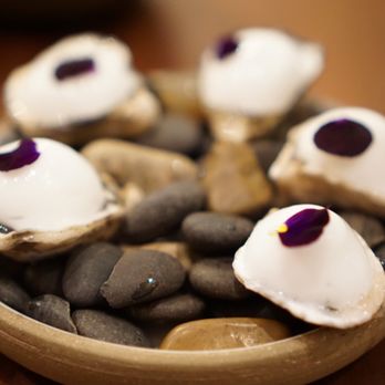 Senia - Kusshi oysters - Cocktail Bars Near Me - Honolulu, Hawaii