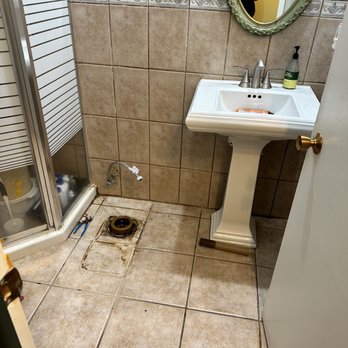 Maximum Plumbing - Toilet gone - Plumbing Near Me - Lake Zurich, Illinois Maximum Plumbing - Toilet gone - Plumbing Near Me - Lake Zurich, Illinois