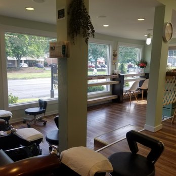 5th Ave Nails & Spa - Sanitize station, and towel warmer. - Nail Salons Near Me - Avon, Connecticut