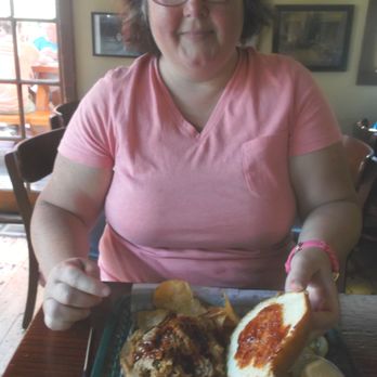 Alice's Restaurant - pulled pork sandwich, complete with spicy barbecue sauce - Diners Near Me - Woodside, California