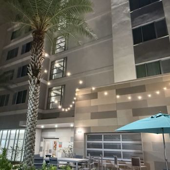 Hotel Indigo Gainesville-Celebration Pointe - Side view of hotel - Hotels Near Me - Gainesville, Florida Hotel Indigo Gainesville-Celebration Pointe - Side view of hotel - Hotels Near Me - Gainesville, Florida