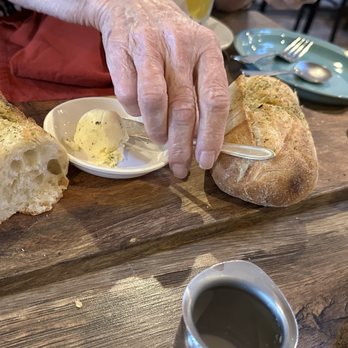 D'Avanzo's - bread and garlic butter - Wine Bars Near Me - Goldendale, Washington