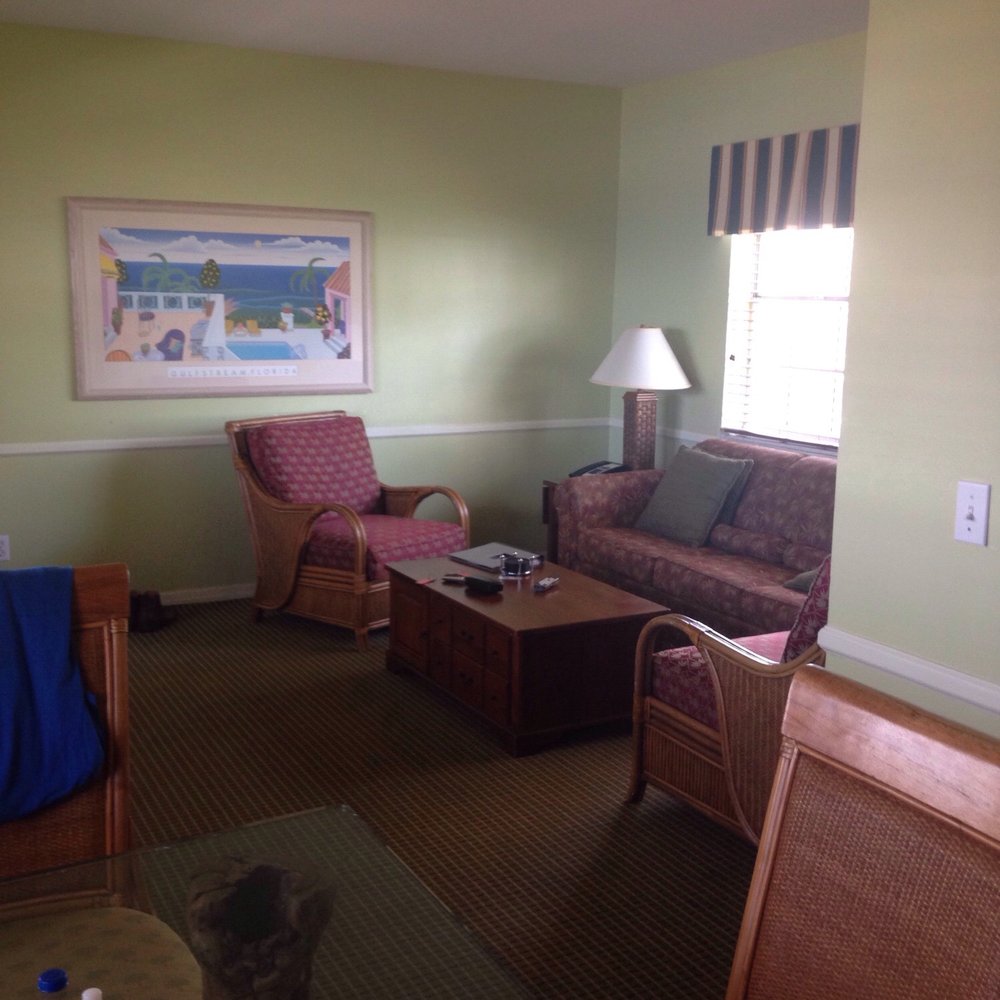 Gulfstream Manor Resort - Living area - Resorts Near Me - Delray Beach, Florida Gulfstream Manor Resort - Living area - Resorts Near Me - Delray Beach, Florida