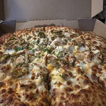 Artego Pizza - Buffalo Chicken Mac and Cheese Pizza Add jalapeños - Pizza Near Me - Kansas City, Missouri Artego Pizza - Buffalo Chicken Mac and Cheese Pizza Add jalapeños - Pizza Near Me - Kansas City, Missouri