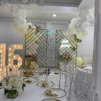 Rómula Events - Ivory , white and gold sweet sixteen set up for a princess - Party Equipment Rentals Near Me Rómula Events - Ivory , white and gold sweet sixteen set up for a princess - Party Equipment Rentals Near Me