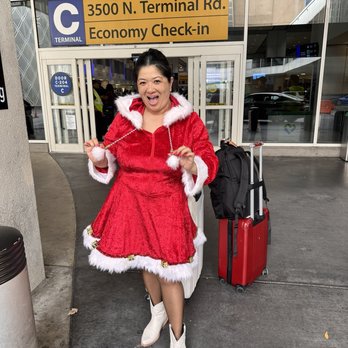 George Bush Intercontinental Airport - Terminal E - Because Mrs. Claus is surprising Mr. Santa! - Airport Terminals Near Me - Houston, Texas George Bush Intercontinental Airport - Terminal E - Because Mrs. Claus is surprising Mr. Santa! - Airport Terminals Near Me - Houston, Texas