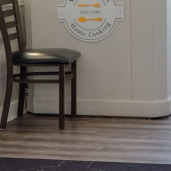 Mary's Kitchen - Entrance - New American Near Me - Geneva On the Lake, Ohio Mary's Kitchen - Entrance - New American Near Me - Geneva On the Lake, Ohio