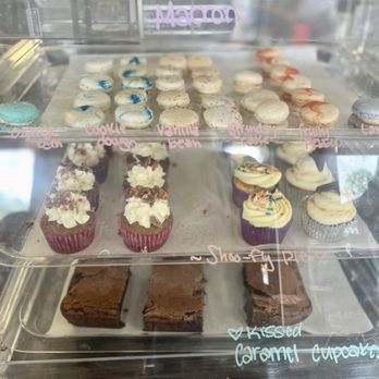 The Wired Whisk - a display of cupcakes - Bakeries Near Me - Kingsport, Tennessee The Wired Whisk - a display of cupcakes - Bakeries Near Me - Kingsport, Tennessee