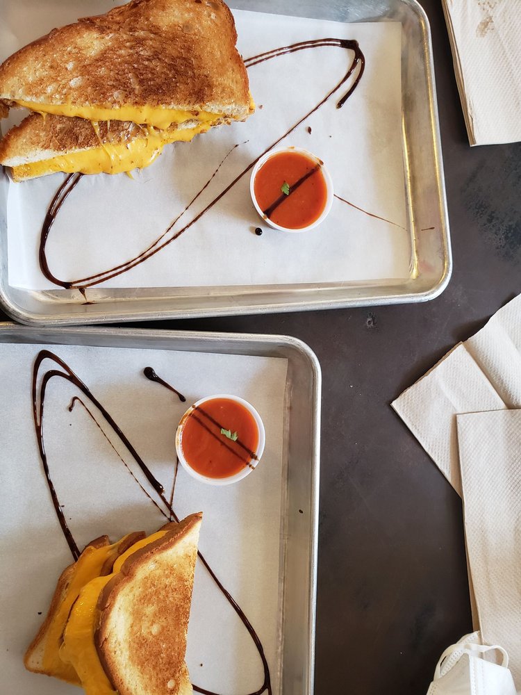 GRILLED CHEESE GALLERY 352 Photos & 333 Reviews 16 Cathedral Pl, St