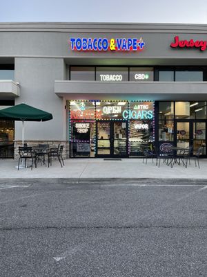 Blue Ridge Smoke & Vapor, 575 W Monroe St, Wytheville, VA 24382-2237, US