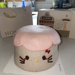 Strawberry chiffon cake