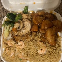 Golden Dragon - Chicken with mixed vegetables, general Tso chicken and shrimp fried rice