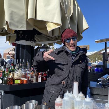 Bon Vivant - Best bar tender/ server everrrr - French Near Me