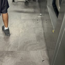 Evans Express Laundry - Inside the laundromat. This place is never so dirty!