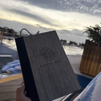 Hinana Bar - Lounges Near Me - Honolulu, Hawaii