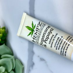 Sugarcane & papaya exfoliating herbal lip scrub