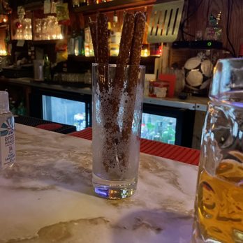 Carola's Hansa Clipper - Free pretzel sticks - Bars Near Me - Chicago, Illinois