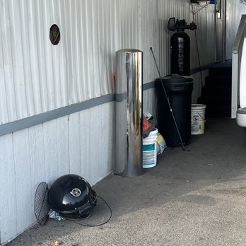 Upland Cascade Mobile Home Park - Trash - Mobile Home Parks Near Me - Upland, California Upland Cascade Mobile Home Park - Trash - Mobile Home Parks Near Me - Upland, California