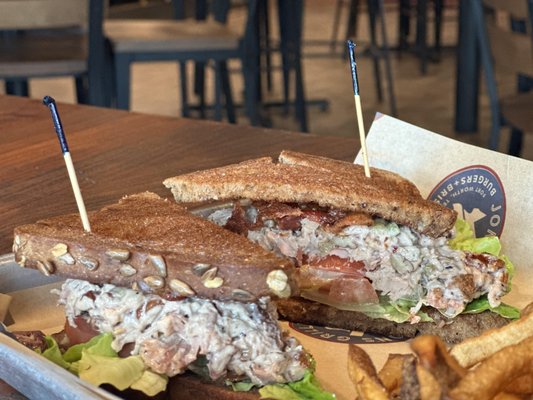 Jon's Grille by null