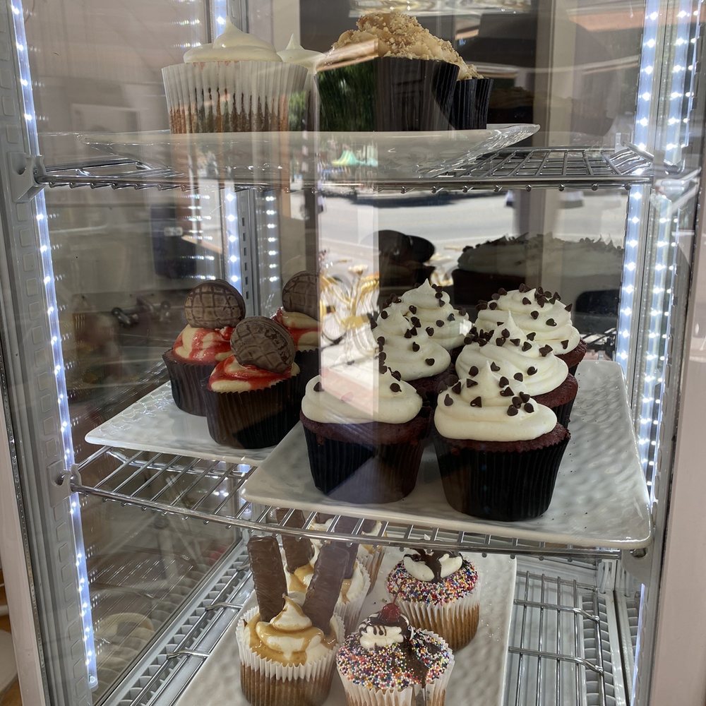 Something Sweeter - Cutest Cupcakes: Red Velvet, Twix, PB&J, Sundae flavors! - Ice Cream & Frozen Yogurt Near Me - Kernville, California