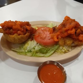 El Mofonguito - Tostones Rellenos de camaron y pulpo  A m a z i n g - Puerto Rican Near Me - Chicago, Illinois