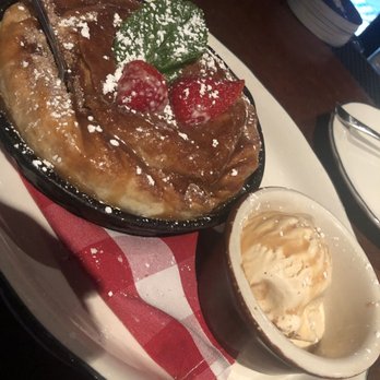 Moonshine Grill - Apple pie with vanilla Carmel ice cream - Southern Near Me - Austin, Texas