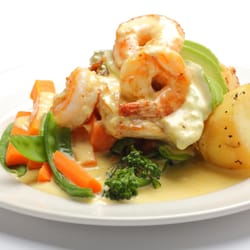 The American Creswick - Chicken Avocado with Prawns