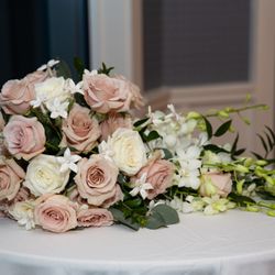 Cedar Lake Flst. & Gifts - Wedding bouquet