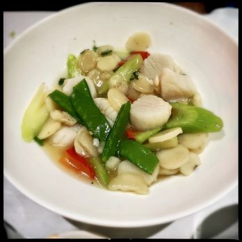 Double Ai - Rainbow Scallops (fresh scallops sauteed with snow peas, water chestnuts, red bell pepper, mushroom, and topped with a velvety white sauce) - Chinese Near Me - Wayne, New Jersey