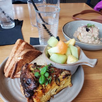 600 Kitchen & Bar - Quiche - American Near Me - Kalamazoo, Michigan