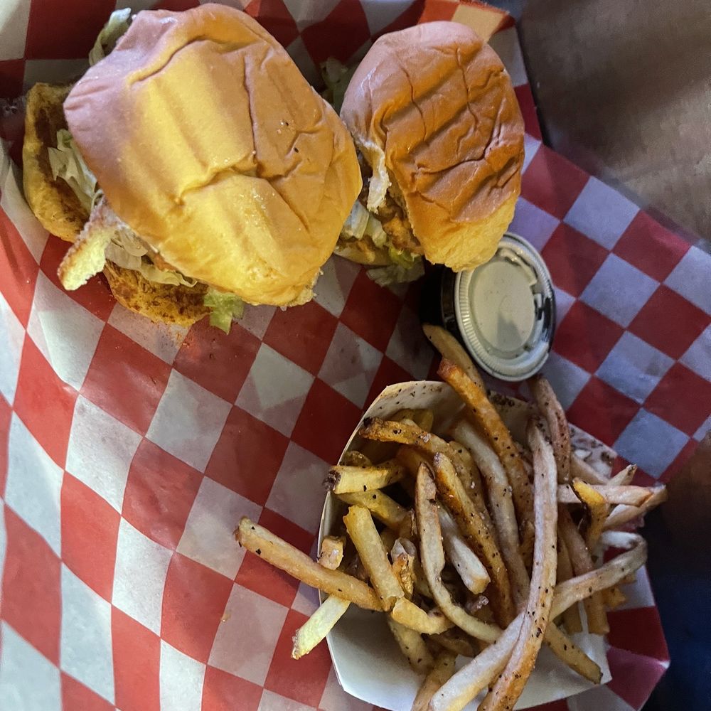 Little Woodrow's Webster - Boudin Slider from the outside food truck - Sports Bars Near Me - Webster, Texas