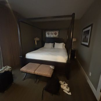 Catalina Island Inn - King bed - Hotels Near Me - Avalon, California Catalina Island Inn - King bed - Hotels Near Me - Avalon, California