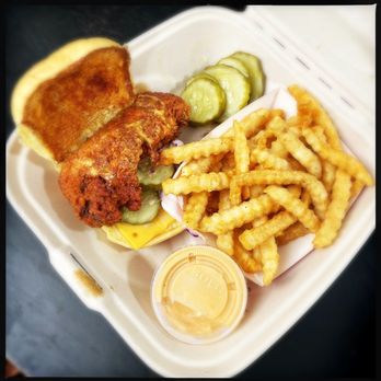 Dave's Hot Chicken - Dave's #4: 1 Slider with Fries (hot) - Chicken Shop Near Me - Wayne, New Jersey