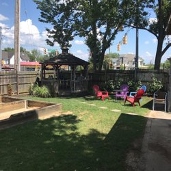 City Line Bar & Grill - Horseshoe pits