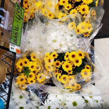 Trader Joe's - Always looking at the flowers - 5/23/2026 - Grocery Near Me - Scarsdale, New York