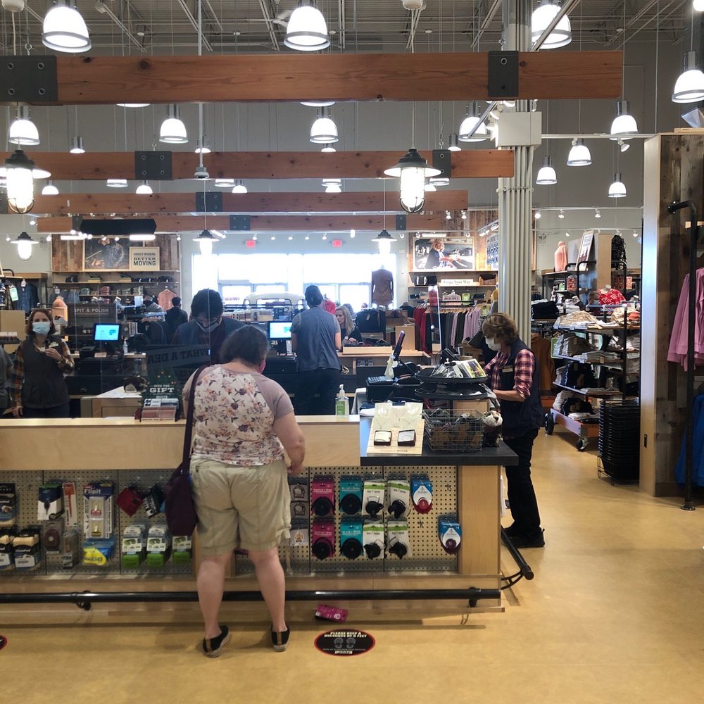 Duluth Trading Company - Lady at the other end of the counter in front of the cashier without a mask - Accessories Near Me - Katy, Texas Duluth Trading Company - Lady at the other end of the counter in front of the cashier without a mask - Accessories Near Me - Katy, Texas
